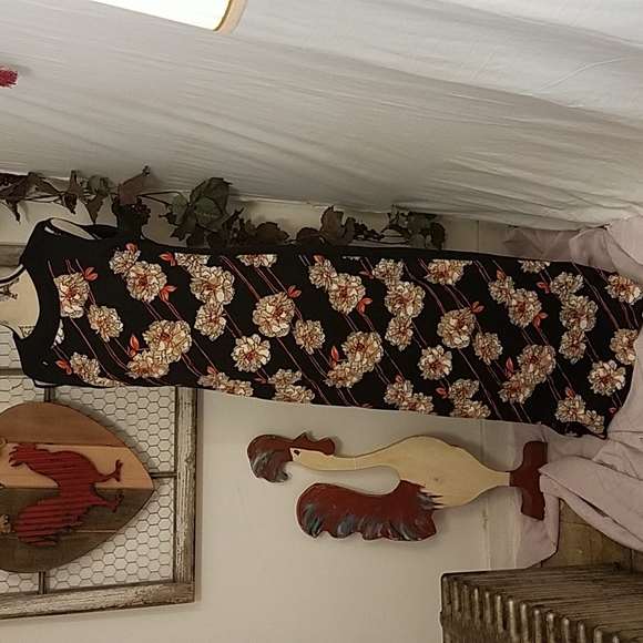 It's A Lehigh Maxi Dress - Picture 3 of 13